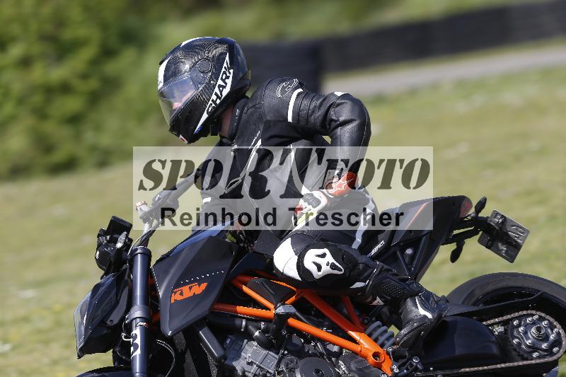 /Archiv-2025/09 22.04.2025 Cornu Master School ADR/gruen-vert/3